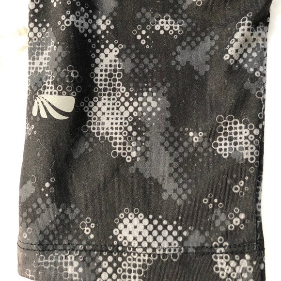 MarikaTek Capri Length Leggings - Picture 4 of 4